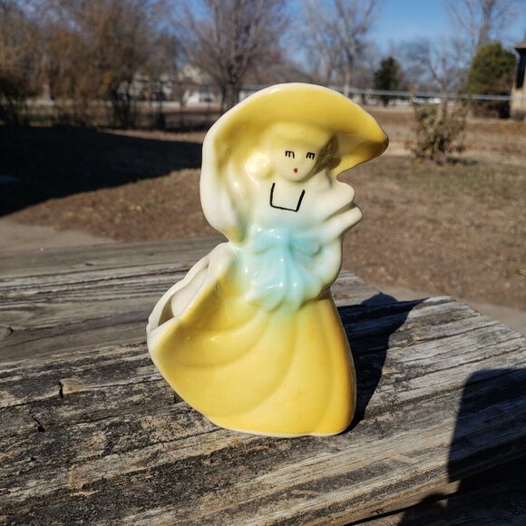 Vintage Shawnee Southern Belle Planter Figurine‎ - Picture 12 of 13